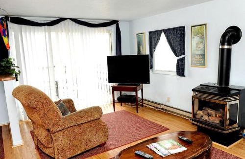 West Branch House | Charming Cabin Rental for the Perfect Summer Getaway on Clear Lake in Michigan