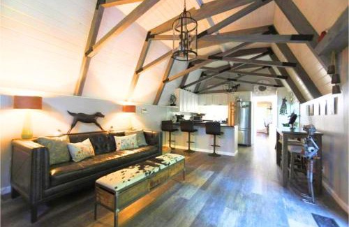 Placerville House | Charming cabin with private creek