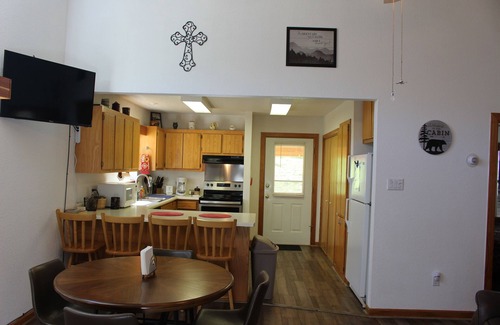 Cloudcroft Cabin | Charming Cabin with Mountain Views on 2 acres