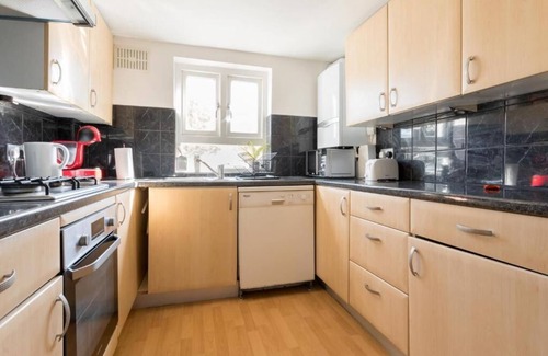 Haverstock Apartment | Charming Camden Home with family-friendly Garden