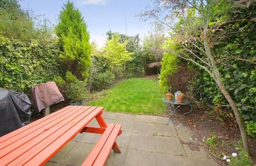 Haverstock Apartment | Charming Camden Home with family-friendly Garden