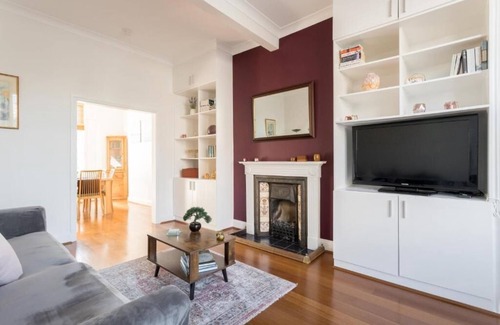 Haverstock Apartment | Charming Camden Home with family-friendly Garden