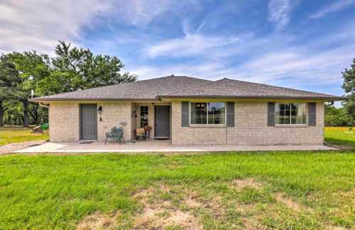 Cameron House | Charming Cameron Farm Retreat about 41 Mi to TAMU