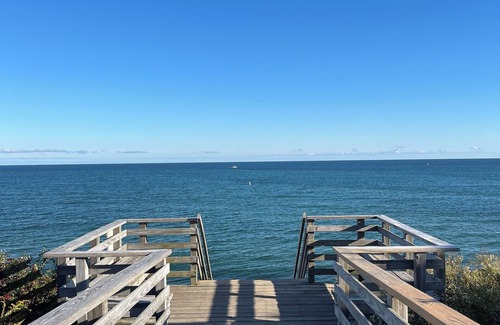 Mashpee Cottage | Charming Cape Cod Getaway - Private Beach Cottage