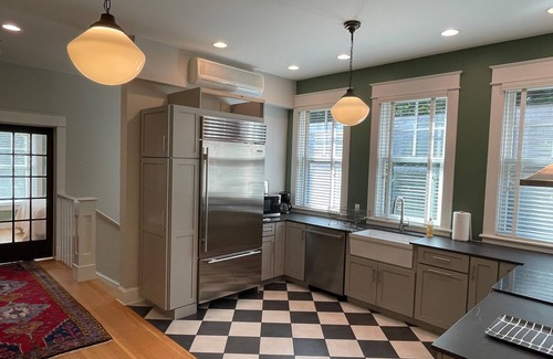 Burlington Cottage | Charming Carriage House in Burlington STEPS away from UVM/UVM Medical Center