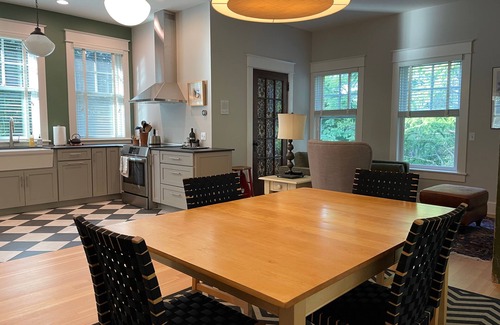 Burlington Cottage | Charming Carriage House in Burlington STEPS away from UVM/UVM Medical Center