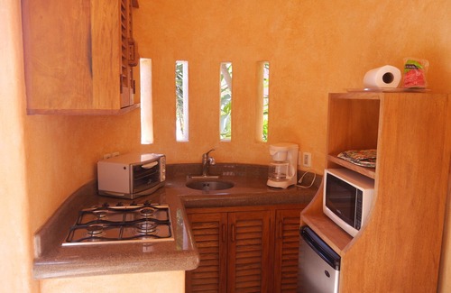 San Francisco Cottage | Charming Casita right by the jungle and one block to the beach