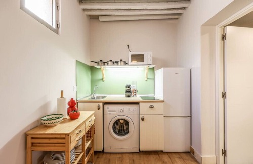 Embajadores Apartment | Charming Central Madrid Loft