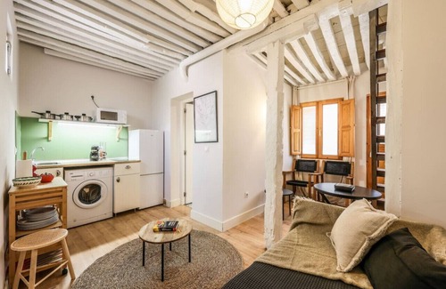 Embajadores Apartment | Charming Central Madrid Loft