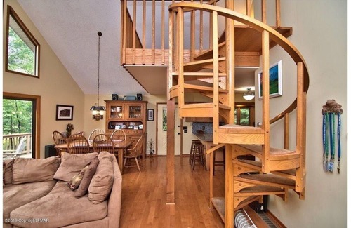 Pocono Pines House | charming chalet in the Lake Naomi community