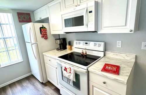 Kissimmee Condo | Charming Christmas Themed Condo in Kissimmee Fl