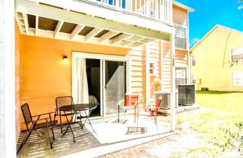 Kissimmee Condo | Charming Christmas Themed Condo in Kissimmee Fl