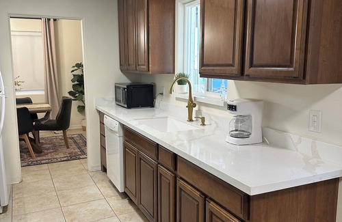 Safford House | Charming, CLEAN 3-bedroom house with AC, WiFi in Great Location