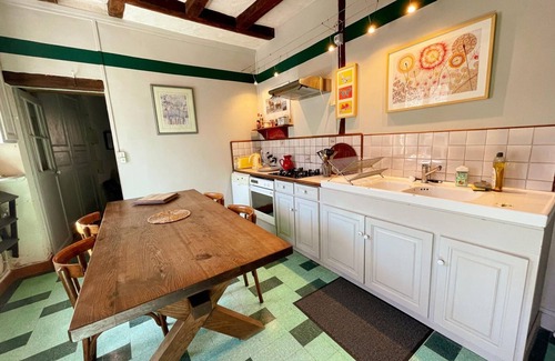 Verneuil-le-Chateau Cottage | Charming cottage in Touraine with fireplace