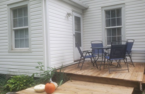 North Central Columbia House | Charming, comfy home close to downtown and all colleges!