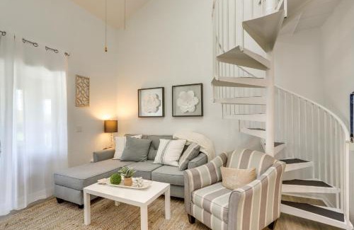 Oak Harbor Apartment | Charming Condo on Lake Erie with Community Pool