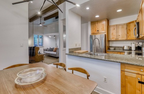 Incline Village Condo | Charming condo near the lake with grill, full kitchen, & W/D