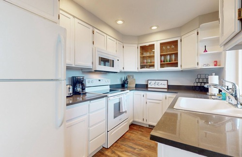 Suquamish Condo | Charming condo with bay views, 2 kayaks, free WiFi & steps from the waterfront