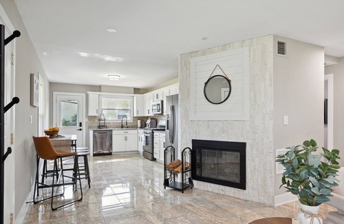 Glenview House | Charming Contemporary Family Home by RedAwning