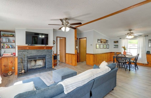 Turtletown House | Charming Copperhill Home w/ Scenic Deck!
