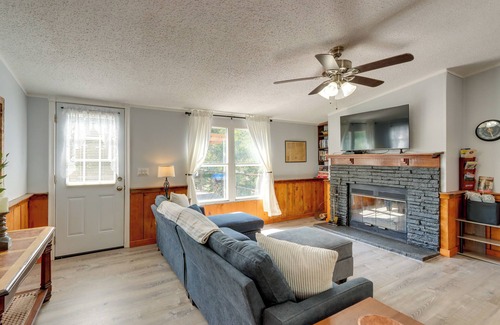 Turtletown House | Charming Copperhill Home w/ Scenic Deck!