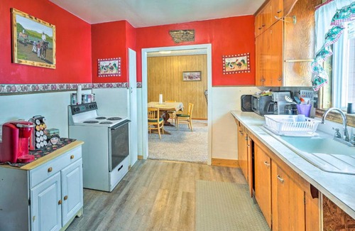 Lindsay House | Charming Corral Creek Ranch House in Circle