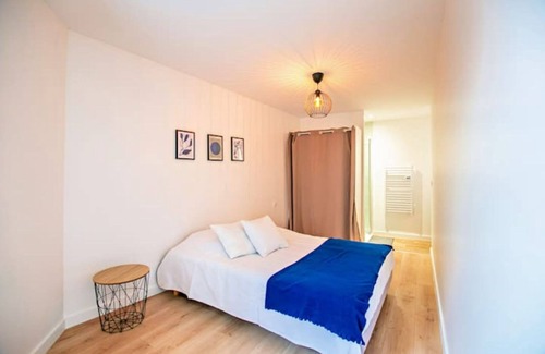 Montluel House | Charming Cosy House T4 : Full center / 6 Pers