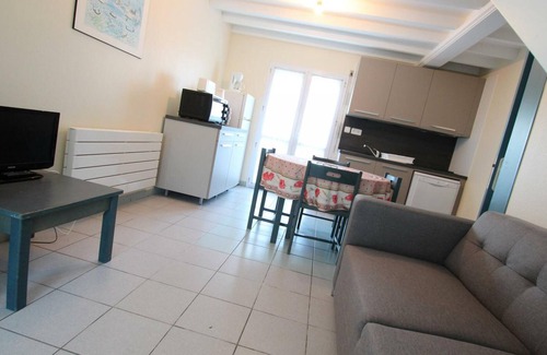 Siouville-Hague Cottage | Charming Cottage by the Sea: Pet-Friendly, Sports Facilities, Wi-Fi, Near Surf Beach!