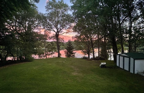King Cottage | Charming Cottage conveniently located in Waupaca