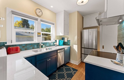 Mount Shasta Cottage | Charming Cottage Downtown