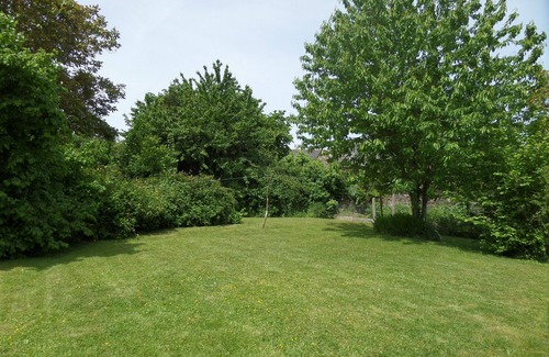 Plenee-Jugon Cottage | Charming Cottage in the centre of a village with a Large Secluded Garden