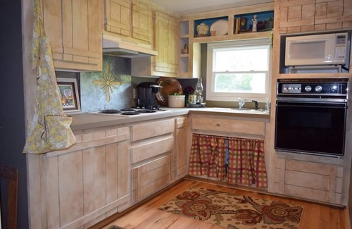 Hickman Cottage | Charming Cottage in the Tennessee Countryside