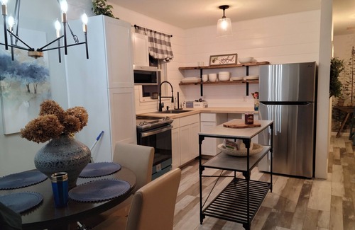 Catskill Cottage | Charming Cottage in the Heart of Catskill & Pet Friendly
