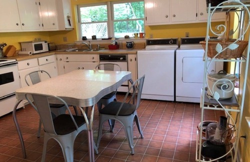 Sewanee Cottage | Charming cottage in wooded location