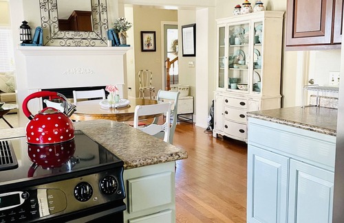 Oxford House | Charming Cottage, minutes to stadium