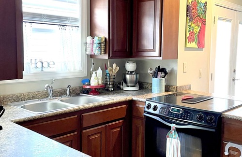 Oxford House | Charming Cottage, minutes to stadium