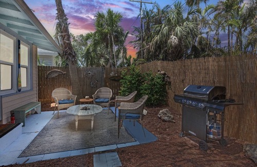 Anna Maria House | Charming Cottage Near Bay and Beach