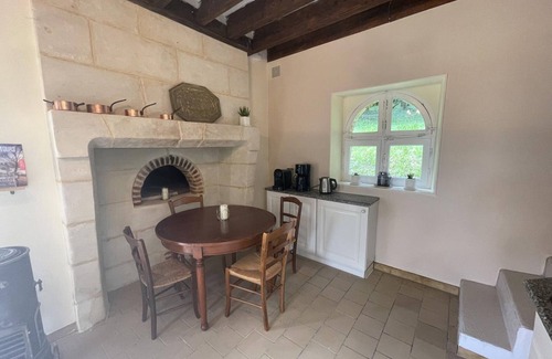 Reugny Cottage | Charming cottage near Amboise with large garden and Wi-Fi