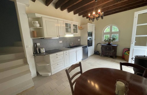 Reugny Cottage | Charming cottage near Amboise with large garden and Wi-Fi