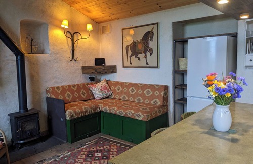 Slane Cottage | Charming cottage on the River Boyne,Fishing ,Kayaking,World Heritage sites