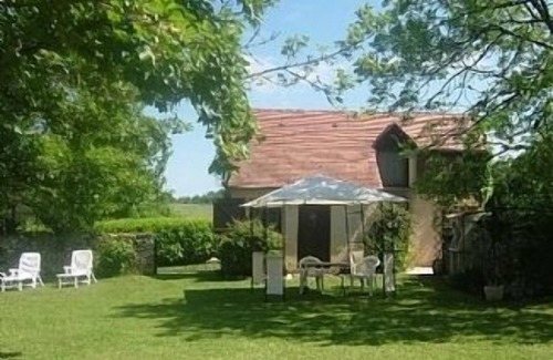 Frayssinet Cottage | Charming Cottage- Pet Friendly,Heated Pool,Mature Gardens, Couples,Barbecue,WIFI