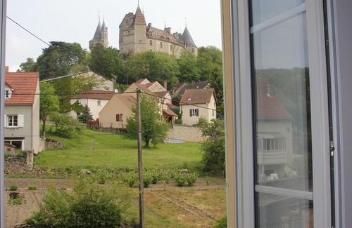 La Rochepot Apartment | Charming cottage renovated in Larochepot in the Hautes Cotes de Beaune in Burgundy