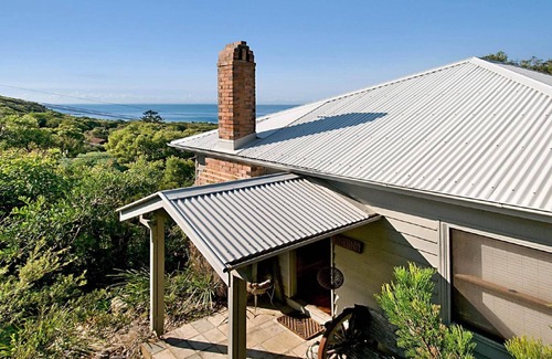 Hardys Bay House | 'Charming Cottage Retreat' by Accom Holidays