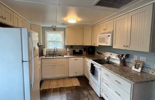 Frisco House | Charming Cottage Retreat in Frisco