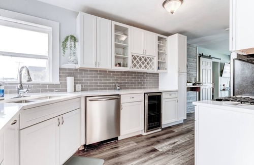 Fair Haven Cottage | Charming cottage right on the canals of Lake St. Clair!