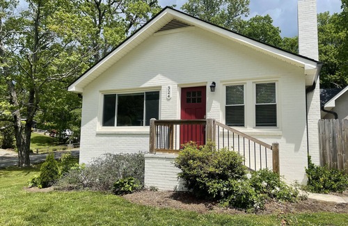Black Mountain Cottage | Charming cottage minutes from downtown Black Mountain!