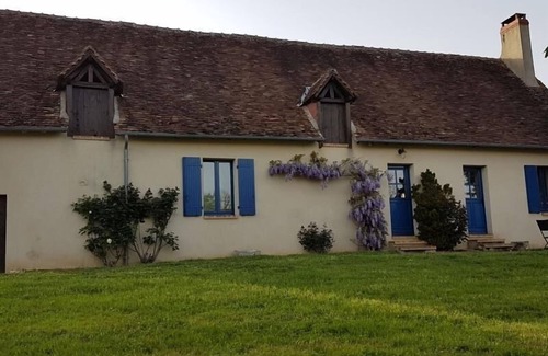 Sury-en-Vaux Cottage | Charming Cottage with Vineyard Views, WiFi, BBQ, and Bike Storage in Sury-en-Vaux