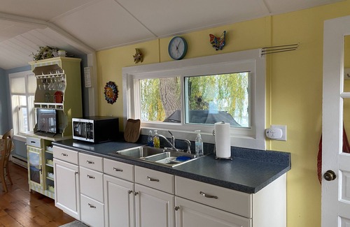 Interlaken Cottage | Charming Cottage with great views on Cayuga Lake in Sheldrake