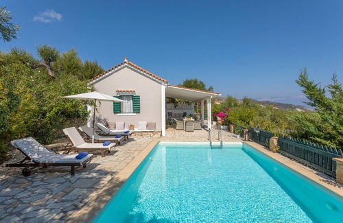 Askos Cottage | Charming Cottage with two bedrooms, Private Pool and beautiful sea views!