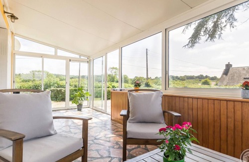 Le Vast Cottage | Charming cottage with veranda, BBQ, and garden - ideal for peaceful family vacations!